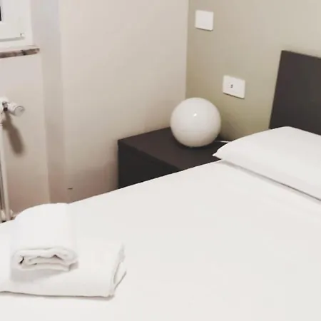 Manzoni House Next Station Appartement *